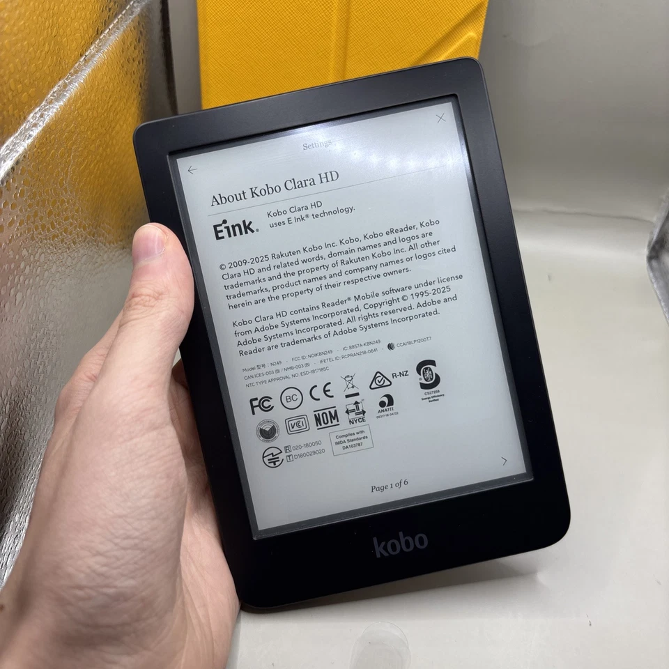 Kobo Clara HD 6" 8GB Touch Screen e-Reader - Black With cover case bundle - Image 4 of 4