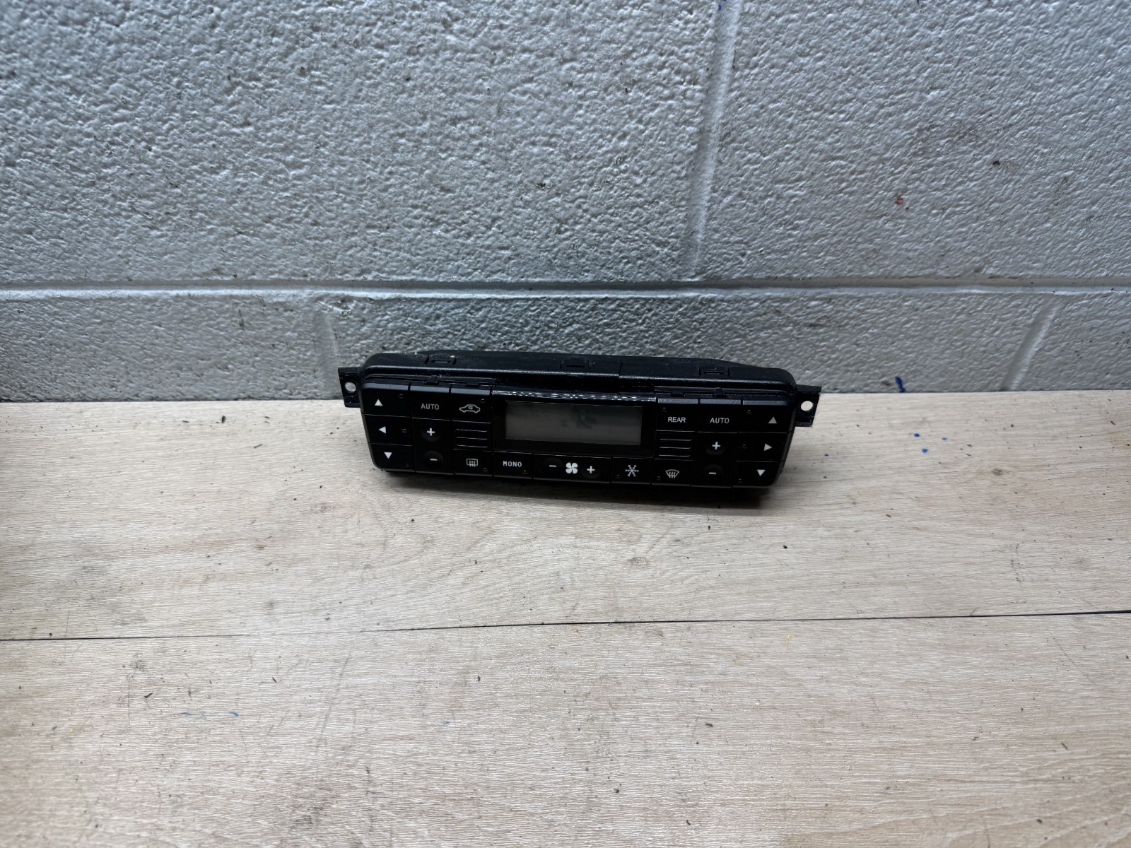 Maserati Quattroporte 2003-2008 Air conditioning switch knob