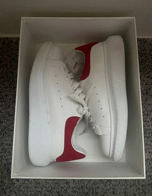 Alexander McQueen Oversized Sneaker Low Top Lace-Up White/Red Heel Tab Box