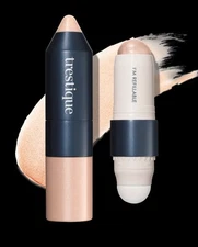 TRESTIQUE 2-in-1 REFILLABLE HIGHLIGHT + BLENDING SPONGE MALDIVES LUMINESCENT