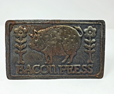 Vtg Cast Iron Wood Handle Bacon Press For Stovetop Griddle Pig Design 7''x4  Used