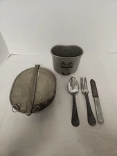 US Army 1918 WWI Mess Kit Meat Can with Curlery And Canteen Original Soldier Lot
