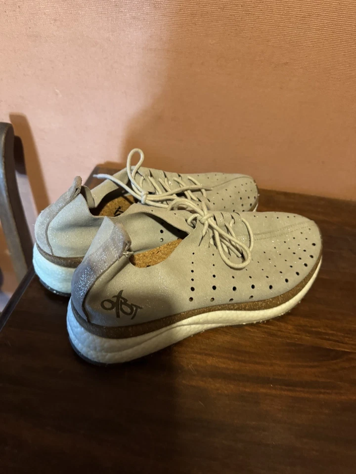 Женские кроссовки OTBT Alstead размер 7,5 серые бежевые серебристые туфли - Изображение 3 из 4