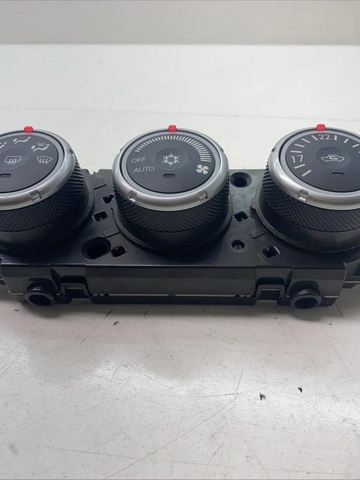 MITSUBISHI OUTLANDER 2.0 D 2008 PANEL DE CONTROL DE CALEFACCIÓN CONTROL DE AIRE ACONDICIONADO 7820A082XB Foto 4 de 4
