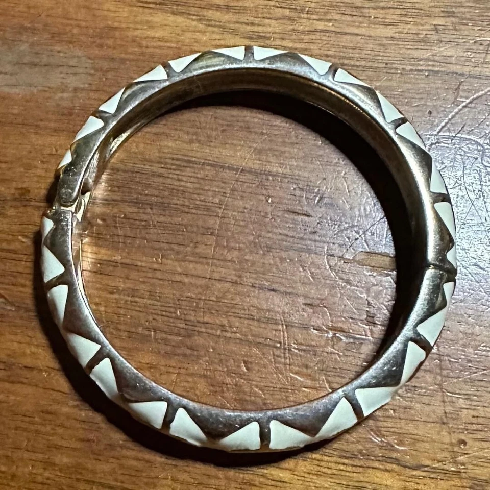 Brazalete Fornash Vintage Puño Almeja Esmalte Tono Dorado #B26 Foto 2 de 3