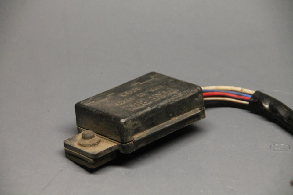 1982 KAWASAKI KZ440G FUSE BOX 26004-035 #21 - Image 2 of 4