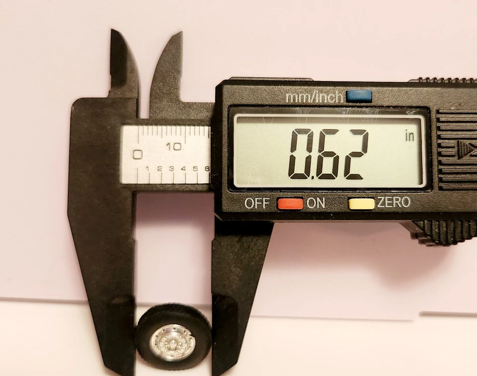 2 DCP - La mayoría de las marcas 1/64 KW, PETERBILT, CROMO RUEDAS INDIVIDUALES, NEUMÁTICOS Y EJES Foto 4 de 4