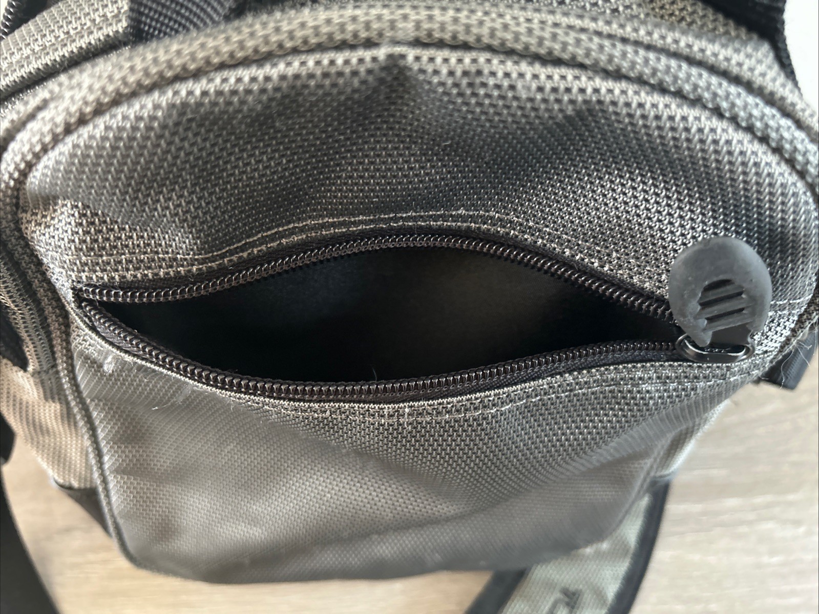 TUMI T2 Ballistic Nylon Camera/Travel Bag in Grey & Black,  Gently Used image 6