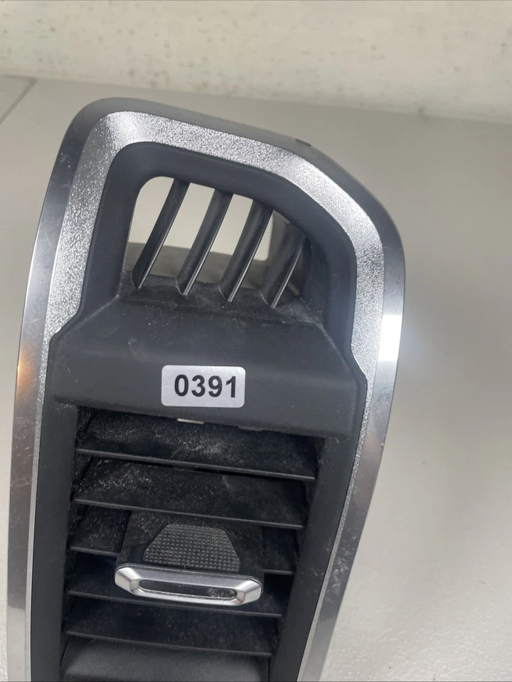 Ram 1500 2019-2024 tablero del pasajero delantero derecho rejilla de ventilación de aire OEM Foto 3 de 4