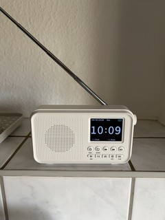 Tragbares DAB Radio UKW Digitalradio mit 2 4" Farbdisplay & Bluetooth & EQ Modi