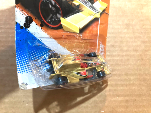 Mattel HOT WHEELS 2010 F1 RACER - Picture 2 of 4