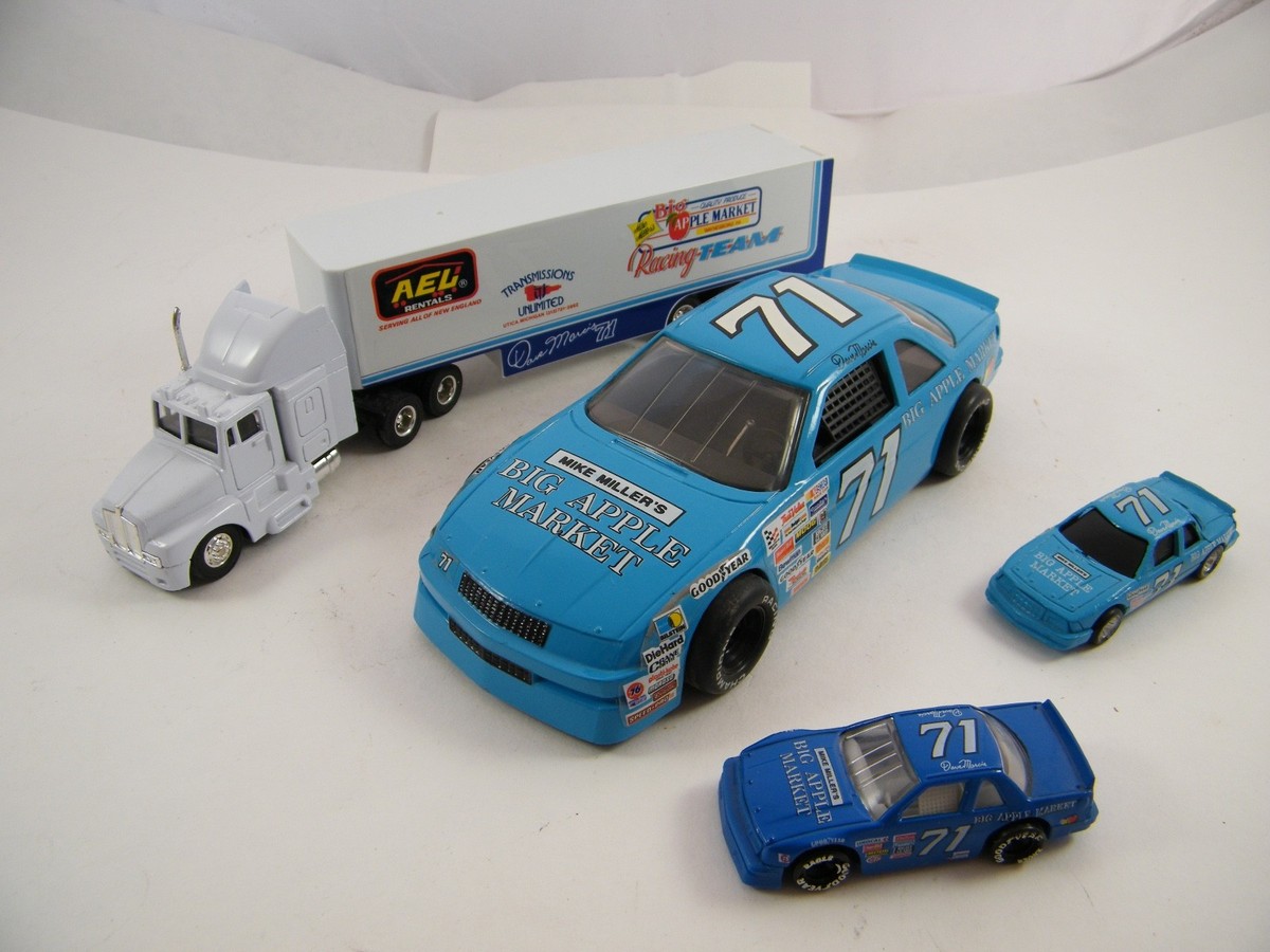 DAVE MARCIS ~ BIG APPLE MARKET RACING #71 ~ TRANSPORTER AND CARS