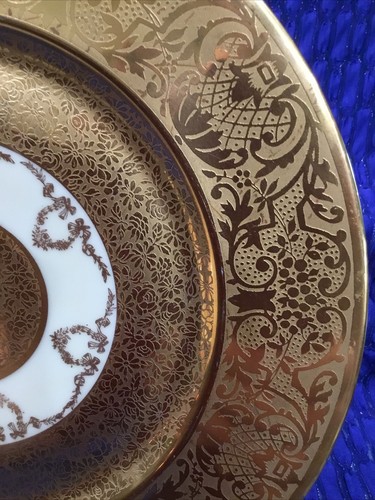 H & E SELB BAVARIA HEINRICH & CO PORCELAIN PLATE WITH GOLD RELIEF FRONT DESIGN - Picture 5 of 10