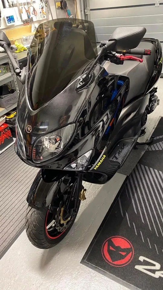 Pedane poggiapiedi Tmax 500 2001/2007 Sfondo Nero - Immagine 2 di 3