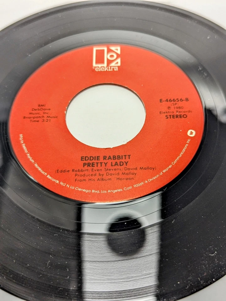 Eddie Rabbitt "Driven My Life Away" 1980 Elektra E-46656 7" 45 Foto 4 de 4