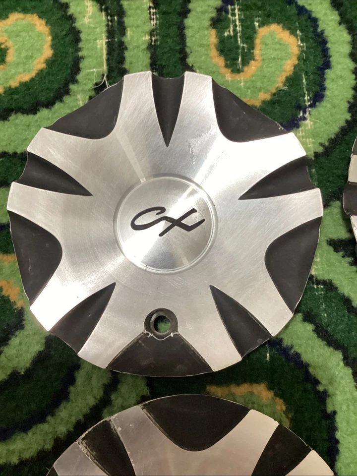 TAPA CENTRAL RUEDA MECANIZADA NEGRA CROMO XPRESSIONS CX P#567L158-BAL 1 pieza Foto 2 de 4