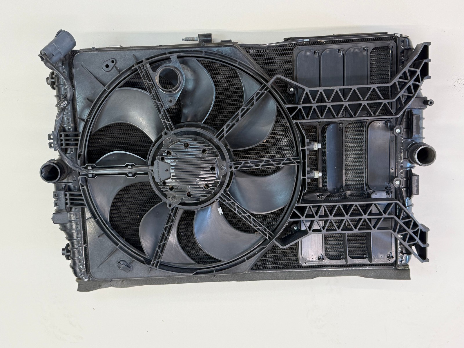 McLaren 570S Rear Left Radiator fans Set P/N 11L0359CP