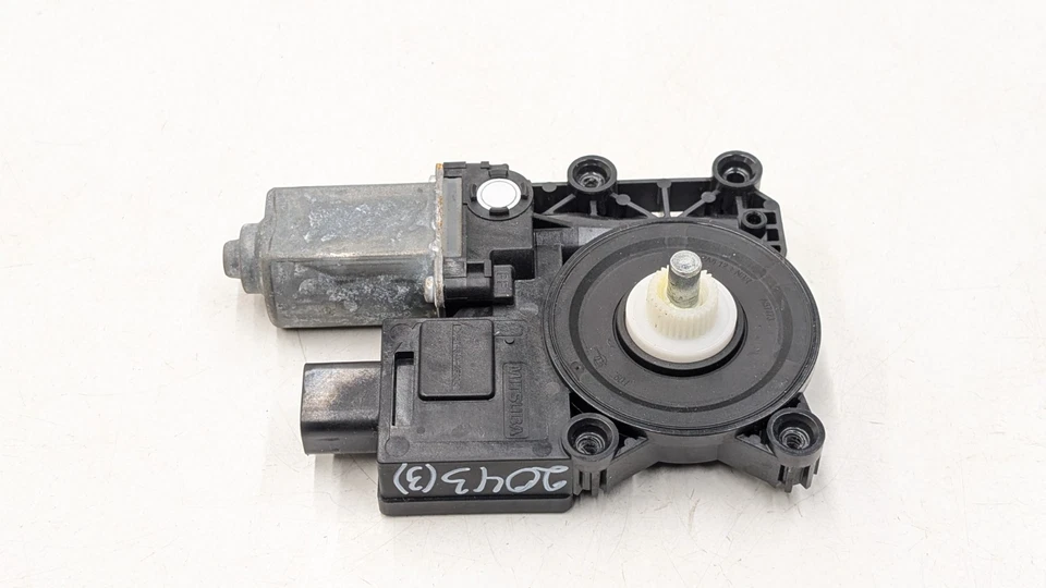 BMW I4 G26 WINDOW MOTOR REAR RIGHT DRIVER SIDE 9854232 2023 - Image 3 of 4