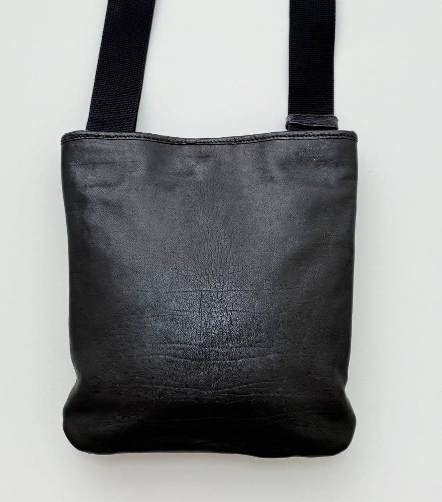 [Ecc+5 con borsa portaoggetti] Borsa messenger Yves Saint Laurent Vavin in pelle nera