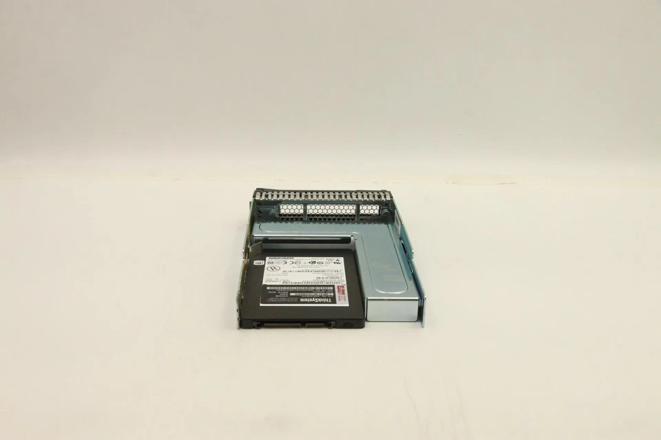 NEW Lenovo ThinkSystem 4XB7A38276 240GB 02YE751 3.5" Entry SATA 6Gb Hot Swap SSD - Image 3 of 4