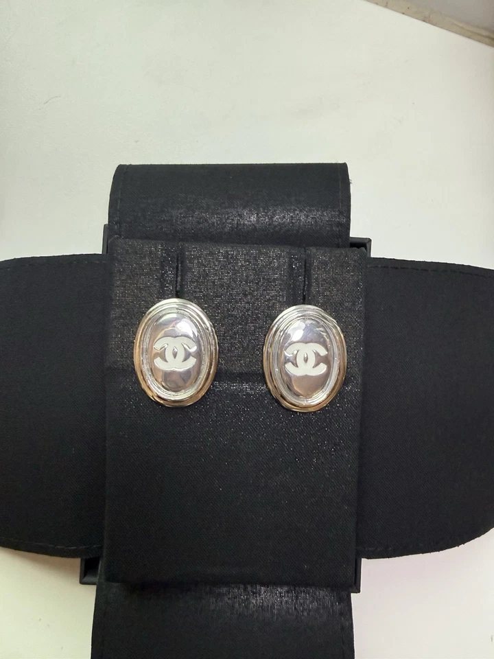 CHANEL Mirror Clear Oval Large 25S Ring AUTH Big White CC Logo Size 52/53 Resin - Bild 2 von 4