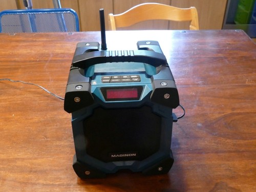 Maginon BR-10 FM + bluetooth Baustellen Radio, trag­ba­res Radio 