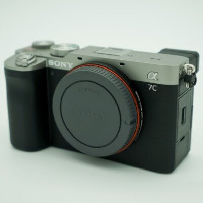 シュウ【5年保証付】SONY a7c ILCE-7C ボディ Body Only) Sony Alpha A7c Mirrorless Digital Camera ILCE-7C