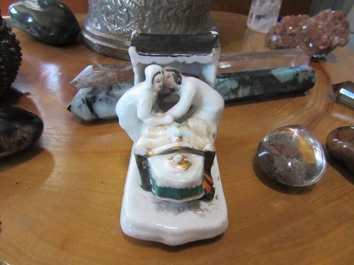 Vintage Victorian Fairing figurine. Going to Bed - Picture 2 of 9