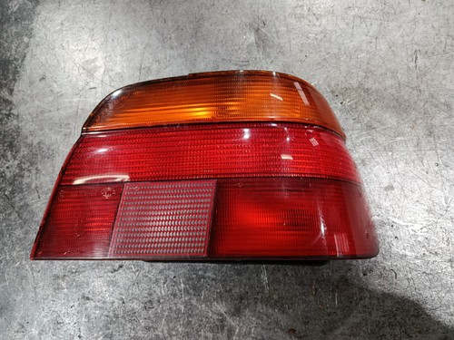 BMW E39 5er Limousine Limo Rücklicht Rückleuchte Bremslicht Rechts 8358032 Hella