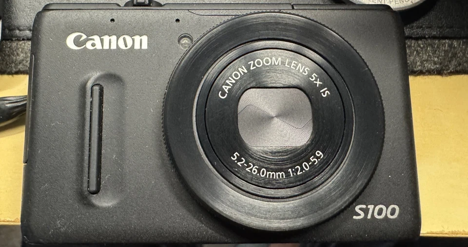 USED Canon PowerShot S100 12.1 MP CMOS Black - Image 2 of 4