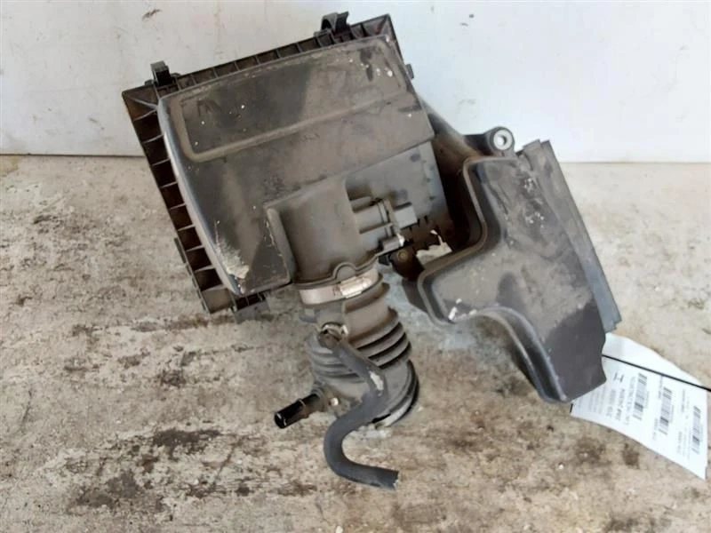 2017-2020 Ford Fusion OEM Air Cleaner Box Assembly HS7Z-9600-E Factory Oem Unit - Image 2 of 4