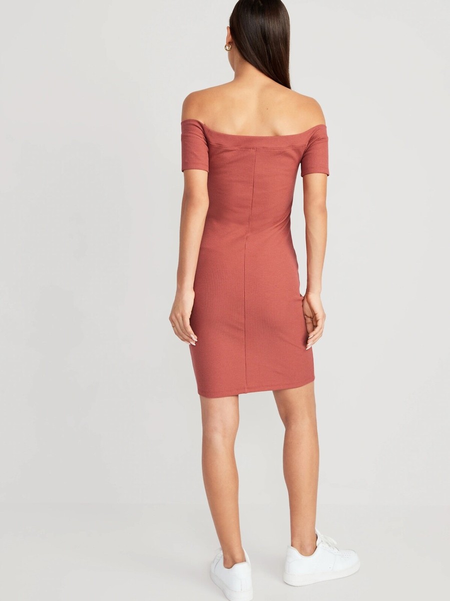 fitted scoop neck dress Scoop Neck Corset Detail Fitted Maxi Dress In Red | EGO US