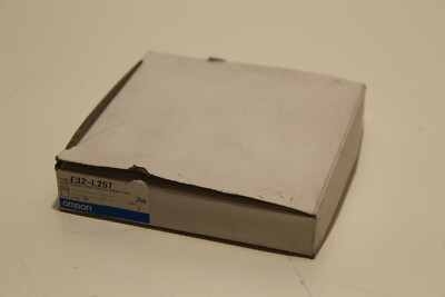 Omron E32-L25T Fiber Optic Sensor NEW