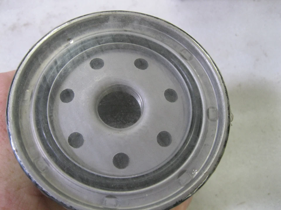 Genuine GM OEM 94840078 Engine Oil Filter fit 1985-2002 Chevrolet Geo Nova Prizm - Image 3 of 4