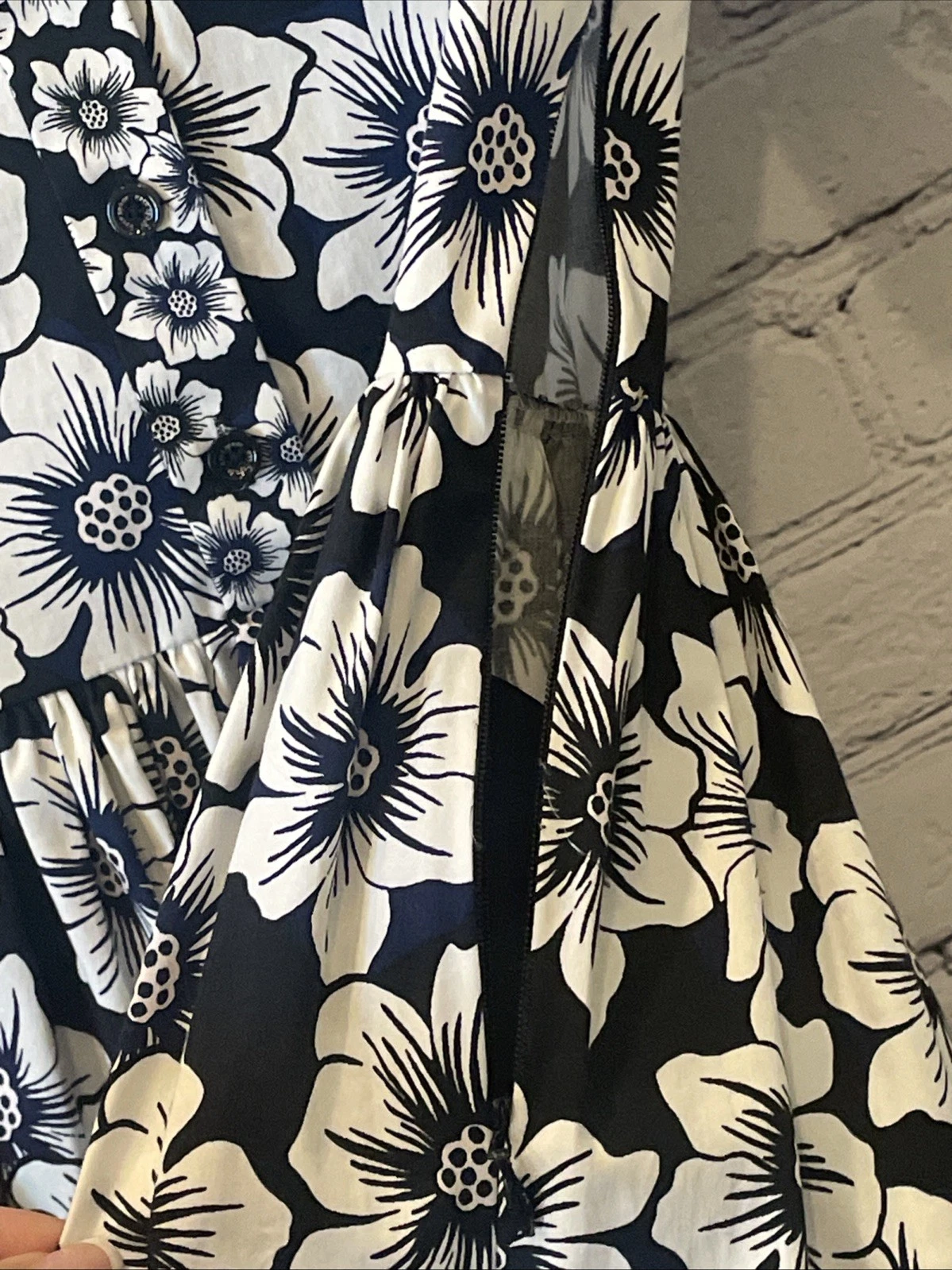 Abito camicia Kate Spade 2 nero bianco navy floreale agrifoglio aderente e svasato elasticizzato