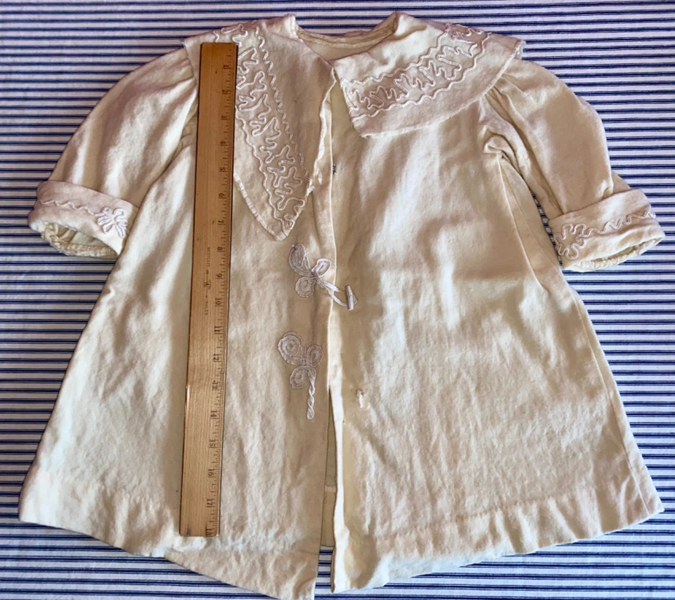 Elegante abrigo de invierno de lana para niña c. 1895, antiguo victoriano Foto 4 de 4