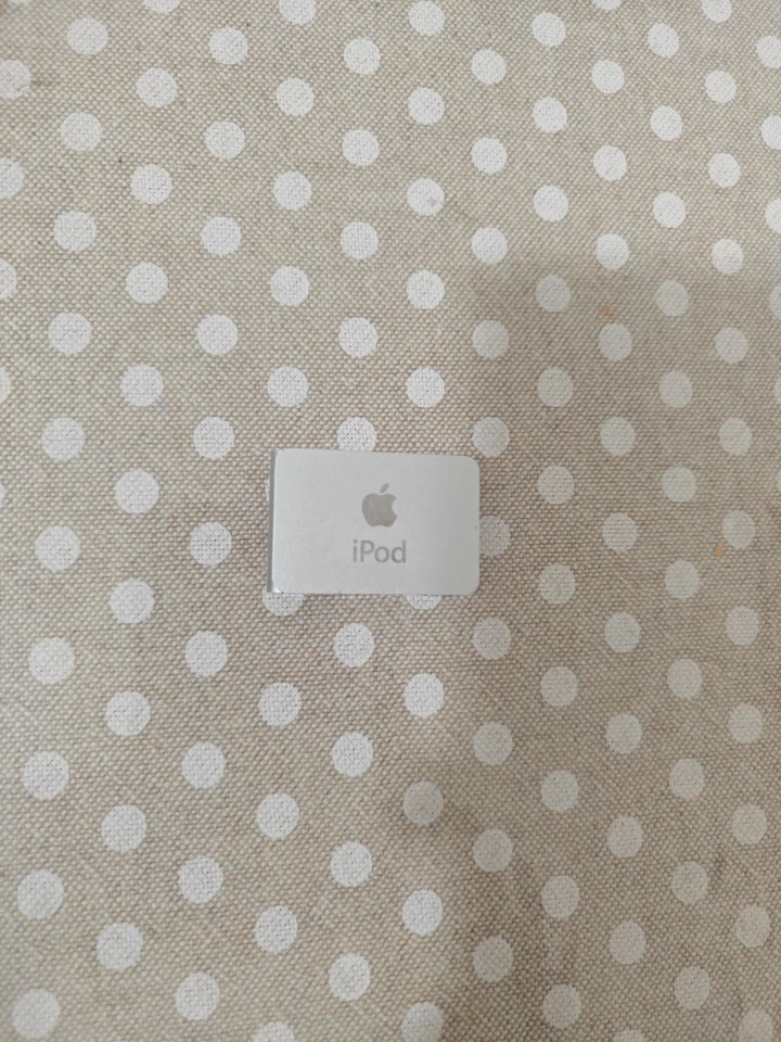 Apple iPod Shuffle A1204 2nd Generation Argento Silver N636 - Immagine 2 di 4