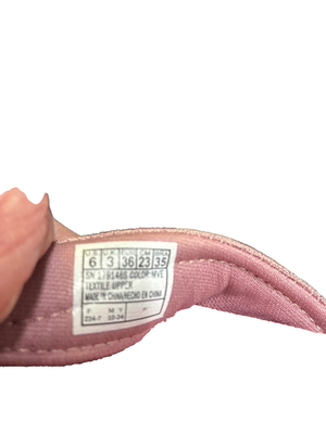 NWOT Skechers pink ladies Size 6 machine washable Goga Mat flip