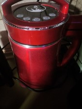 Nussmilchbereiter , zweimal genutzt, wie neu, in tollem rot
