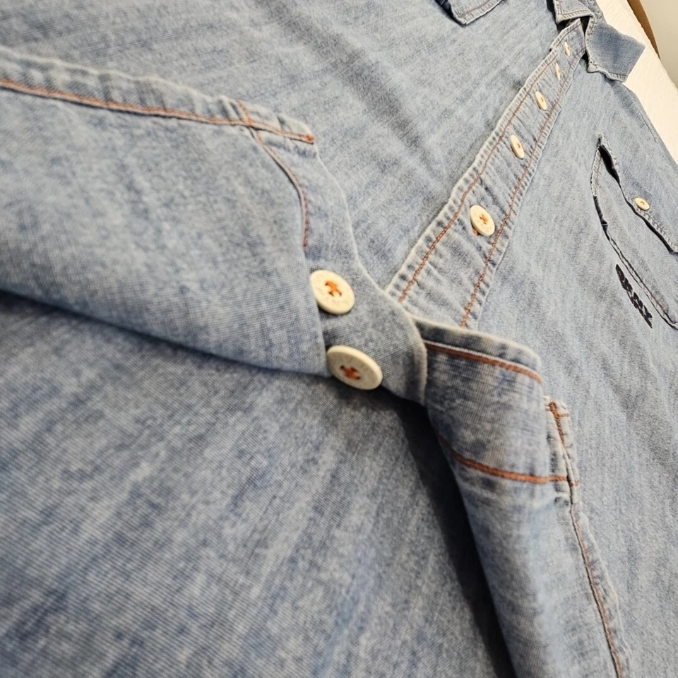 Camisa polo vintage DKNY de mezclilla con botones para hombre grande de una sola puntada bordada usada en excelente estado Foto 2 de 4