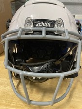 Schutt F7 Youth Football helmet Size Medium