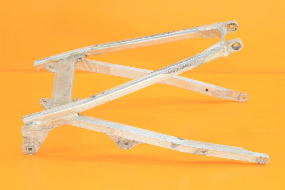 11-16 2016 KTM 250 SX-F OEM Subchasis Submarco Soporte Trasero Riel Foto 2 de 4