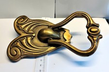 Messing-Türklopfer Jugendstil, sandgegossen, um 1900–1925, 18×10,5cm (B)