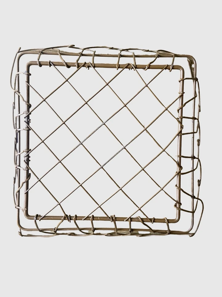 Vintage Wire Napkin Holder Pier 1 One Square VGC 10" - Image 4 of 4