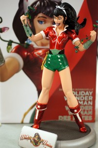 dc bombshells wonder woman statue