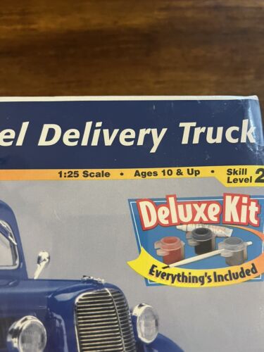 Revell Monogram Circus 1937 Ford Panel Consegna Camion 1:25 Kit Modello SIGILLATO NUOVO - Foto 2 di 4