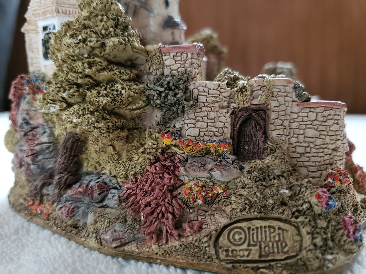 Lilliput Lane, A Year in English Garden | , Ltd
