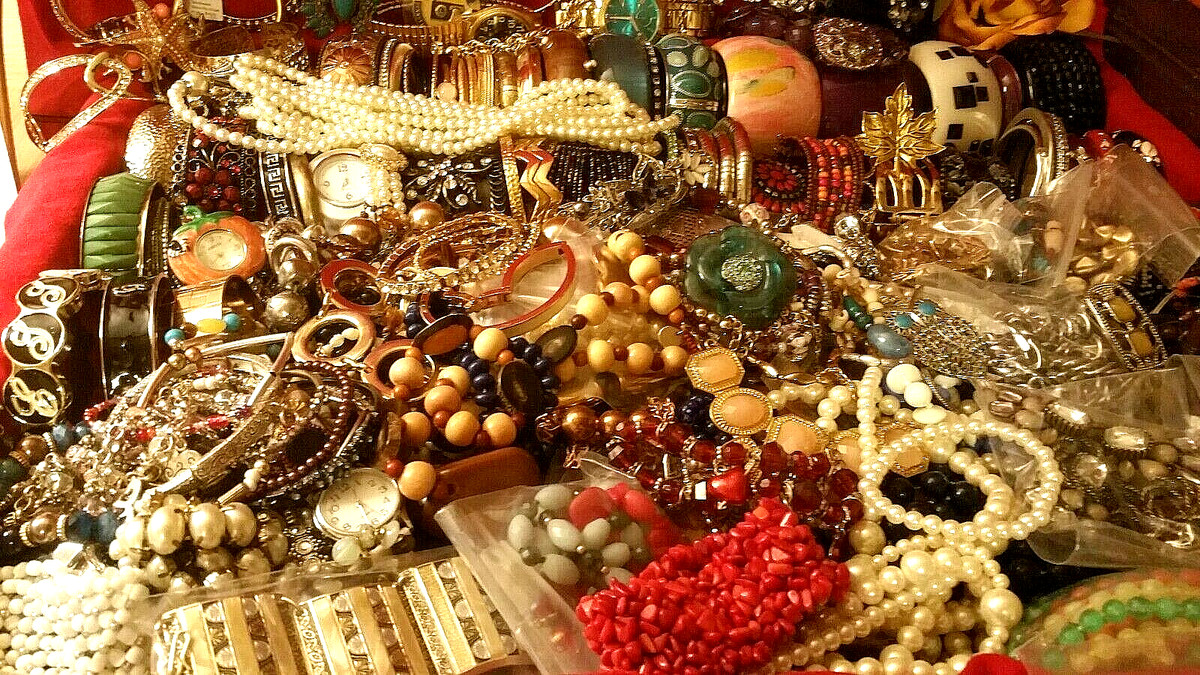 Most Valuable Costume Jewelry Identification, Valuation,, 54 OFF