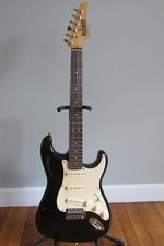 Vintage 80' Kasino Product Of Kustom Relic Strat Guitar Black Mij