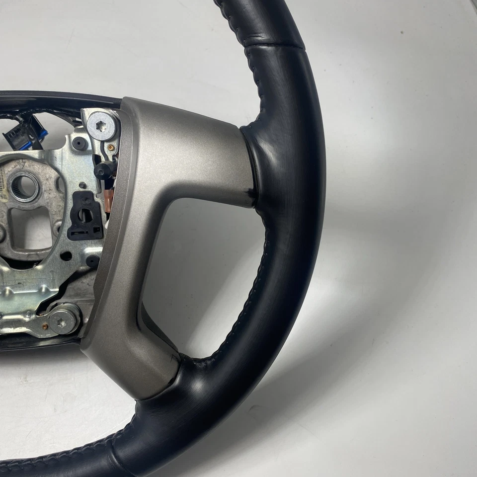 Volante Chevrolet GMC Tahoe Yukon silverado couro ébano preto 07-14 fabricante de equipamento original - Imagem 2 de 4